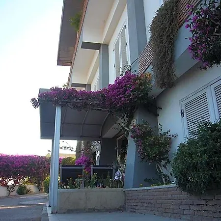 La Tripergola 3*