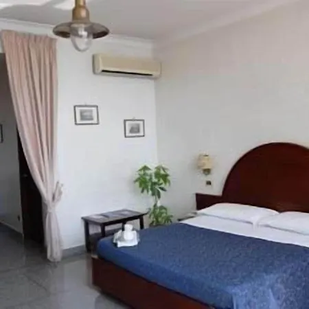 La Tripergola Ξενοδοχείο 3*